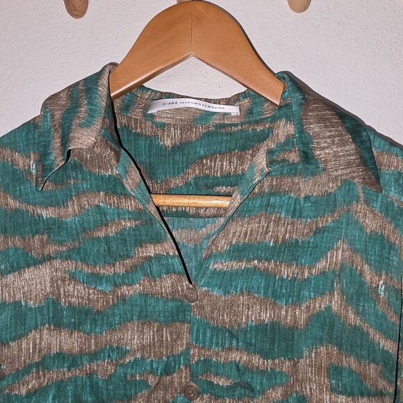 Diane von Furstenberg DVF XS Blouse Green Brown Animal Print Bell Sleeve Button - Picture 7 of 14